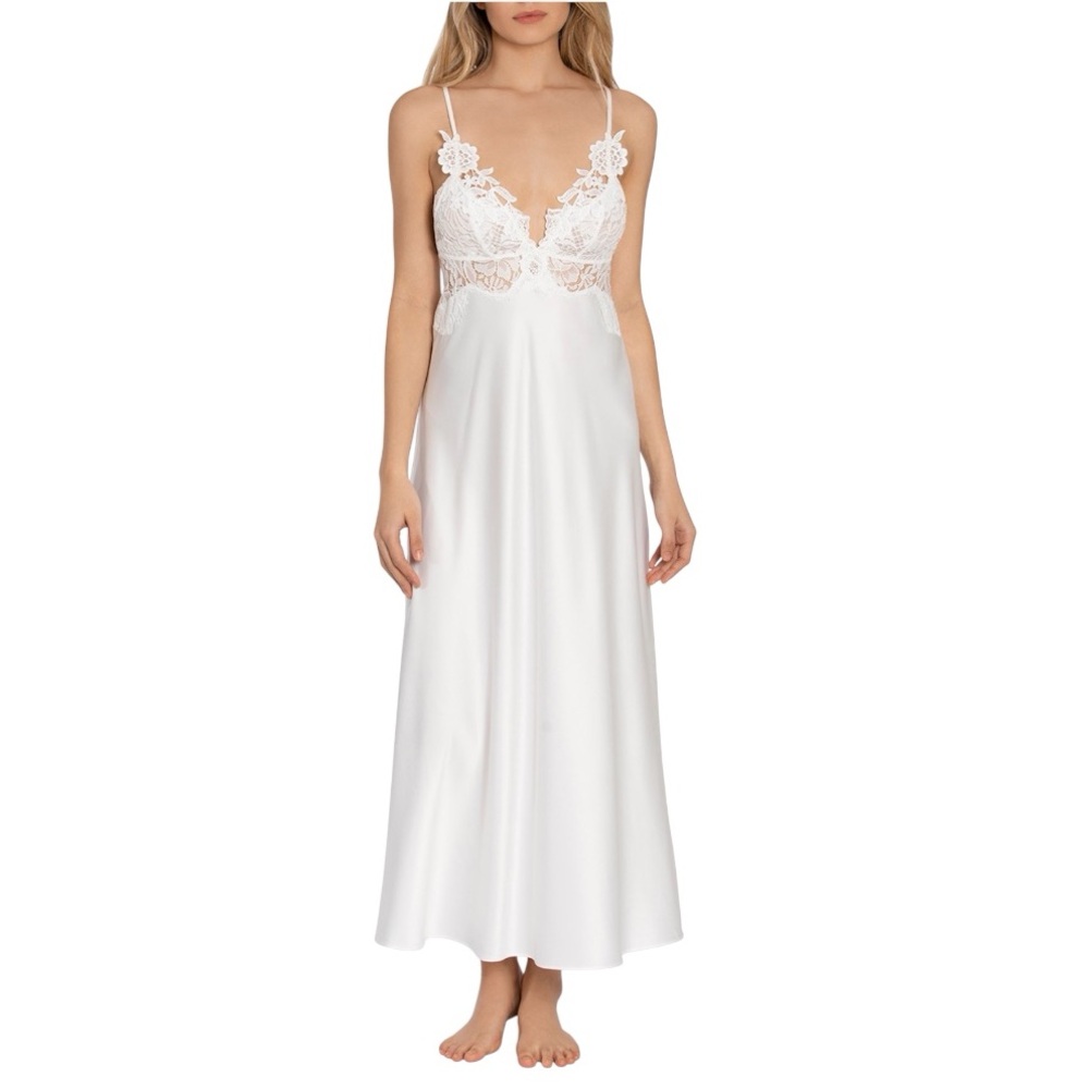 Jonquil Elegant White Lace Nightgown